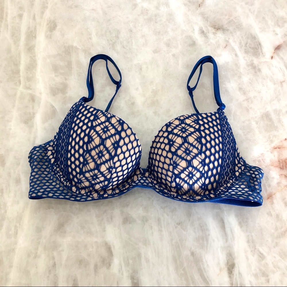 Victoria’s Secret Blue & Light Tan Bra